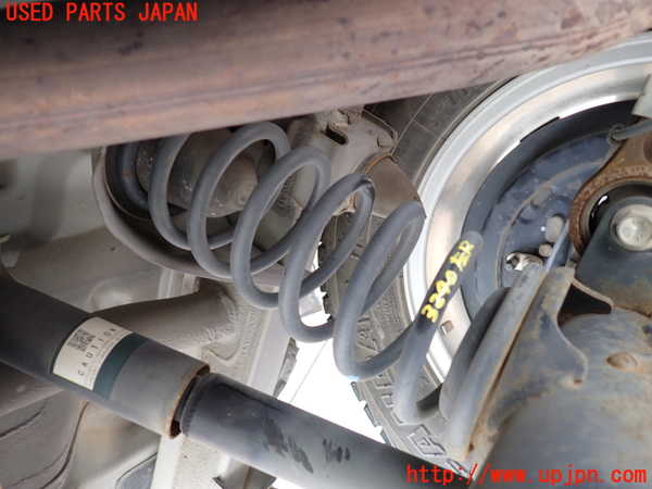1UPJ-32405105]ジムニー シエラ(JB43W)左リアスプリング 中古_m0001.jpg