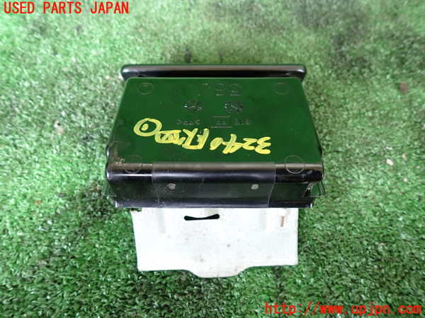 1UPJ-32407821]ジムニー シエラ(JB43W)灰皿1 中古_m0003.jpg