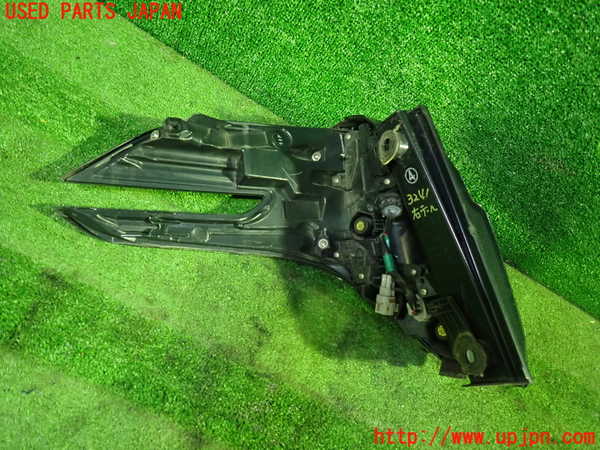 1UPJ-32411530]ヴェルファイアハイブリッド(AYH30W)右テールランプ 中古_m0002.jpg
