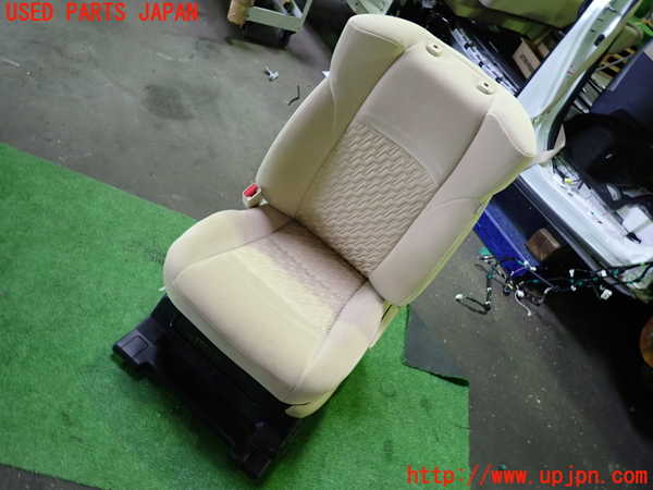 1UPJ-32417065]ヴェルファイアハイブリッド(AYH30W)助手席シート 中古_m0001.jpg