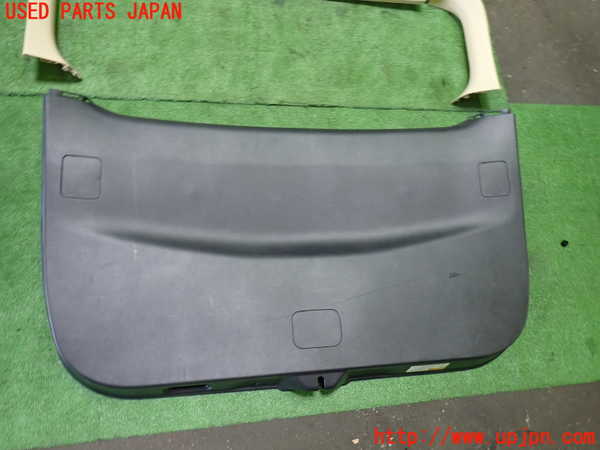 1UPJ-32411578]ヴェルファイアハイブリッド(AYH30W)バックドア内張り 中古_m0003.jpg
