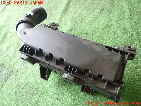 5UPJ-32422560]プジョー・308(P51HN05)エアクリーナーボックス 中古_m0001.jpg