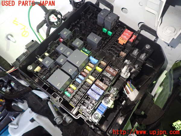 1UPJ-32426741]プジョー・308(P51HN05)ヒューズボックス1 中古_m0002.jpg