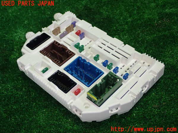 1UPJ-32426742]プジョー・308(P51HN05)ヒューズボックス2 中古_m0001.jpg