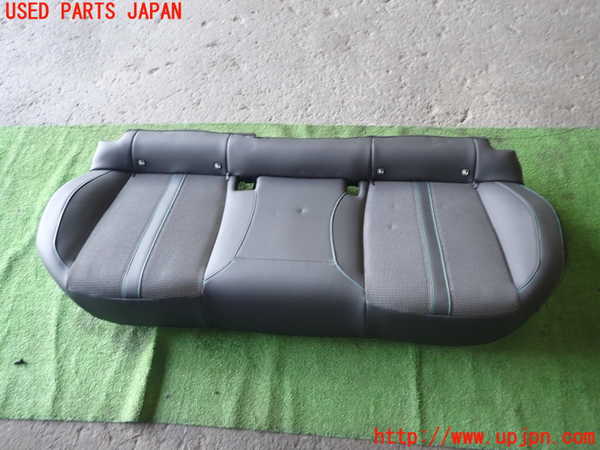 1UPJ-32427385]プジョー・308(P51HN05)リアシート (座面のみ) 中古_m0001.jpg