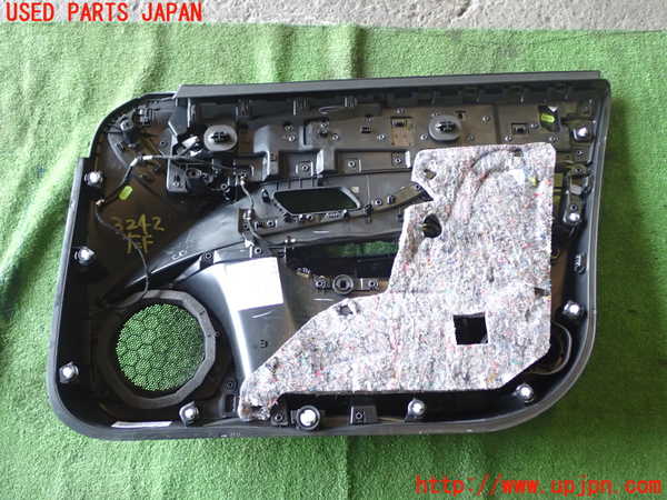 1UPJ-32421264]プジョー・308(P51HN05)左前ドア内張り 中古_m0004.jpg