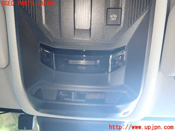 1UPJ-32426411]プジョー・308(P51HN05)ルームランプ1 (１列目) 中古_m0002.jpg