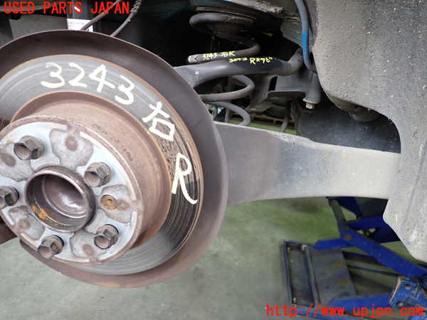 2UPJ-32434300]BMW ミニ(MINI)クーパー コンバーチブル(WG15)(F57)右リアナックルハブ 中古_m0001.jpg