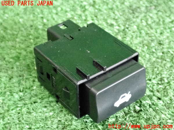 2UPJ-32446308]レクサス・GS350(GRL10)スイッチ3 (トランクオープナー) 中古_m0001.jpg