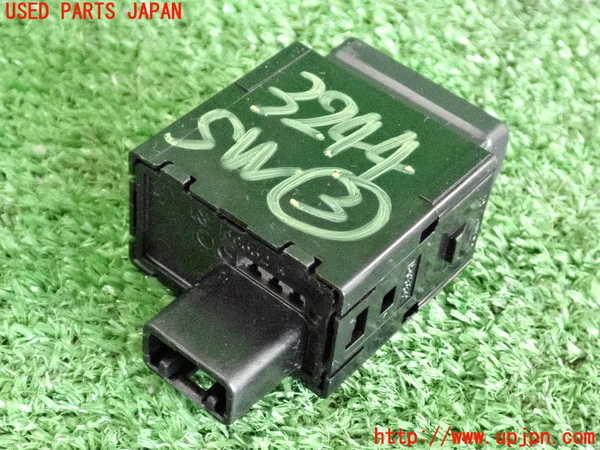 2UPJ-32446308]レクサス・GS350(GRL10)スイッチ3 (トランクオープナー) 中古_m0002.jpg