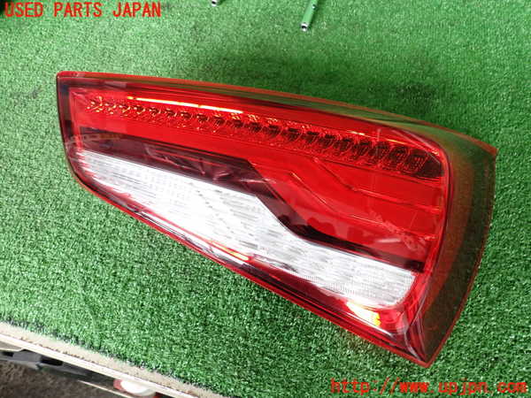 2UPJ-32451530]アウディ・A1 スポーツバック(8XCHZ)右テールランプ 中古_m0001.jpg