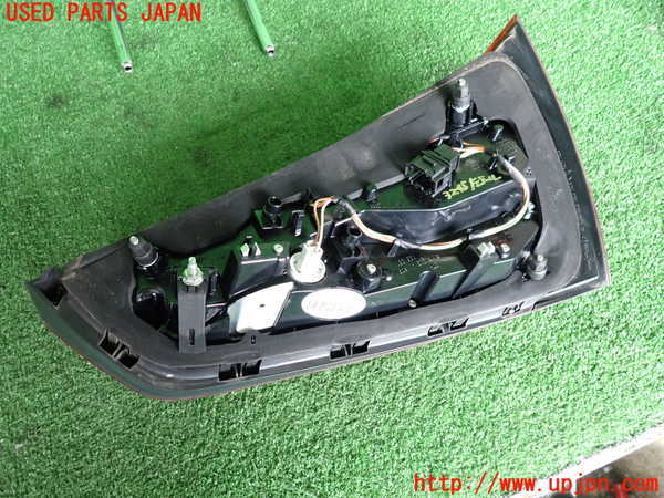 2UPJ-32451536]アウディ・A1 スポーツバック(8XCHZ)左テールランプ 中古_m0002.jpg
