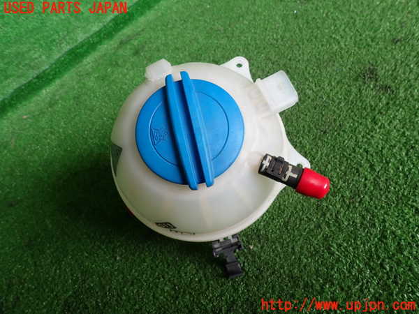 2UPJ-32452410]アウディ・A1 スポーツバック(8XCHZ)ラジエータータンク 中古_m0001.jpg