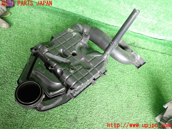 2UPJ-32452560]アウディ・A1 スポーツバック(8XCHZ)エアクリーナーボックス 中古_m0002.jpg