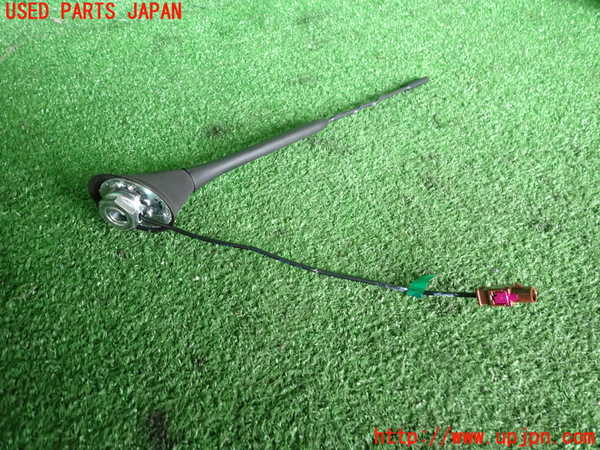 2UPJ-32456550]アウディ・A1 スポーツバック(8XCHZ)アンテナ 中古_m0002.jpg