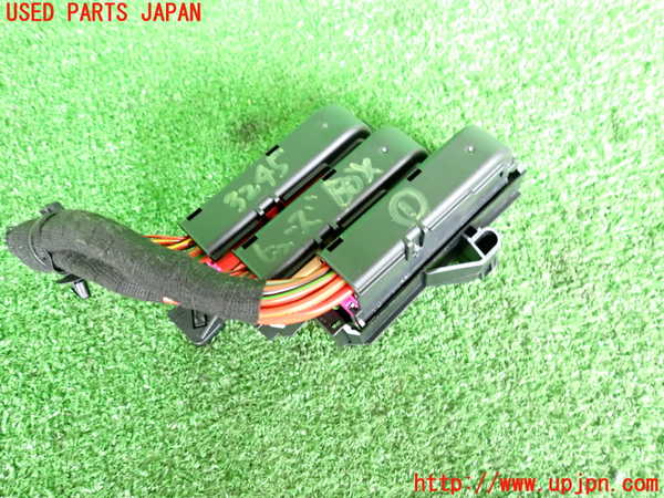 2UPJ-32456741]アウディ・A1 スポーツバック(8XCHZ)ヒューズボックス1 中古_m0002.jpg