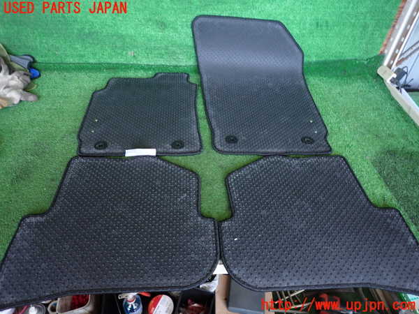 2UPJ-32457800]アウディ・A1 スポーツバック(8XCHZ)フロアマット 中古_m0002.jpg