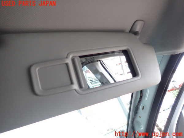 2UPJ-32457625]アウディ・A1 スポーツバック(8XCHZ)室内サンバイザー右側 中古_m0003.jpg