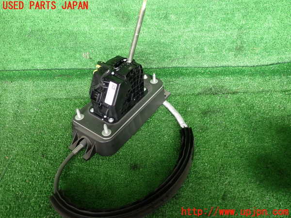 2UPJ-32457555]アウディ・A1 スポーツバック(8XCHZ)ATシフトレバー 中古_m0002.jpg