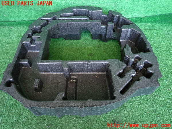 2UPJ-32457772]アウディ・A1 スポーツバック(8XCHZ)ラゲッジトレイ2 中古_m0001.jpg