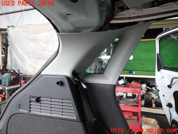 2UPJ-32457680]アウディ・A1 スポーツバック(8XCHZ)左リアピラートリム 中古_m0002.jpg