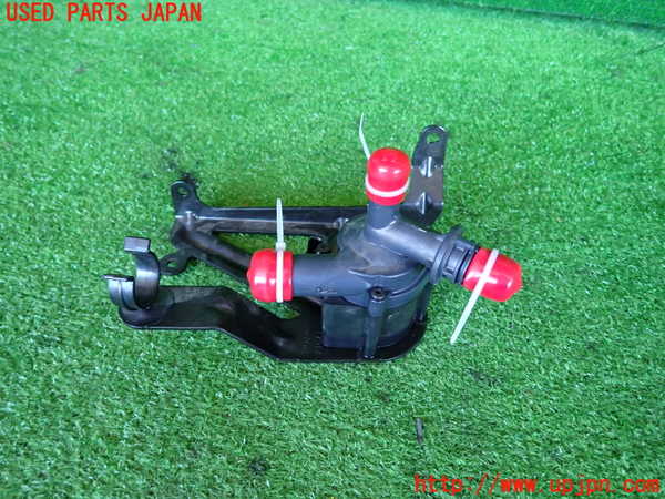 2UPJ-32462110]BMW 116i(1A16)(F20)ウォーターポンプ 中古_m0001.jpg