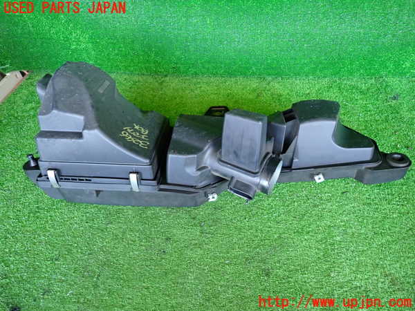 2UPJ-32462560]BMW 116i(1A16)(F20)エアクリーナーボックス 中古_m0003.jpg