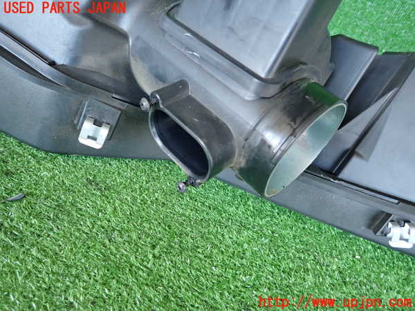 2UPJ-32462560]BMW 116i(1A16)(F20)エアクリーナーボックス 中古_m0004.jpg