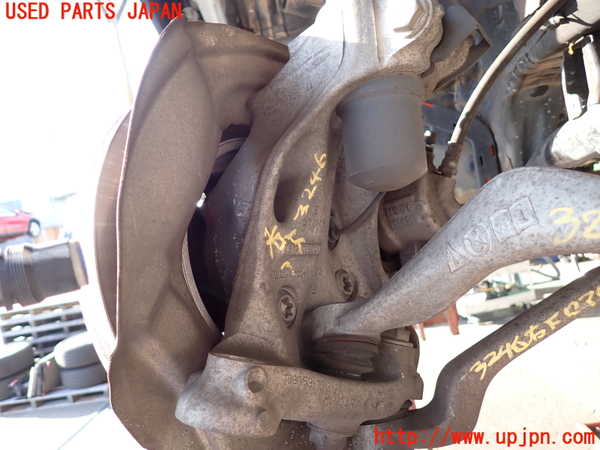 2UPJ-32464290]BMW 116i(1A16)(F20)右フロントナックルハブ 中古_m0002.jpg