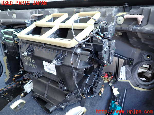 2UPJ-32466081]BMW 116i(1A16)(F20)エバポレーター1 中古_m0002.jpg