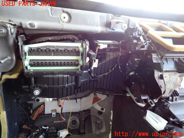 2UPJ-32466081]BMW 116i(1A16)(F20)エバポレーター1 中古_m0003.jpg