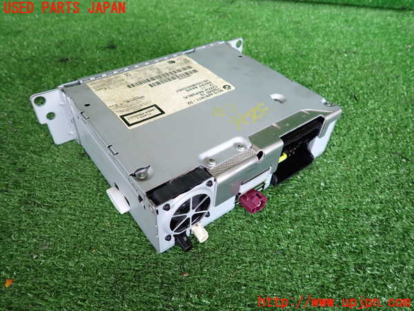 2UPJ-32466480]BMW 116i(1A16)(F20)CDプレーヤー 中古_m0002.jpg
