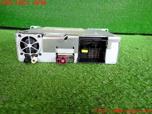 2UPJ-32466480]BMW 116i(1A16)(F20)CDプレーヤー 中古_m0003.jpg