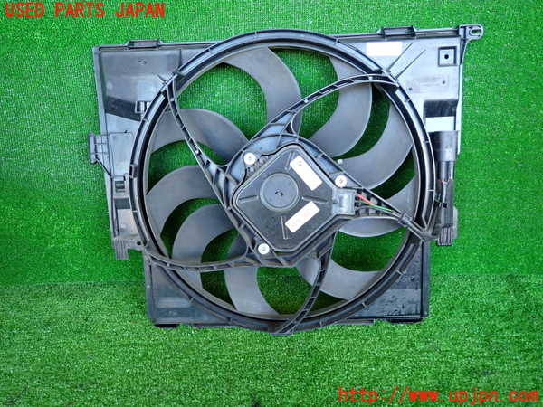 2UPJ-32466836]BMW 116i(1A16)(F20)電動ファン1 中古_m0002.jpg