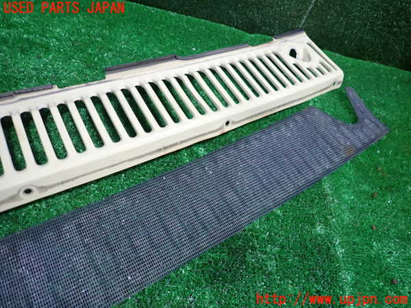 1UPJ-32471190]ベンツ 240D(115117)W115カウルトップ 中古_m0002.jpg