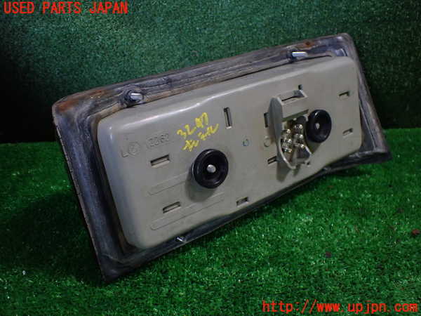 1UPJ-32471536]ベンツ 240D(115117)W115左テールランプ 226201-0 中古_m0003.jpg