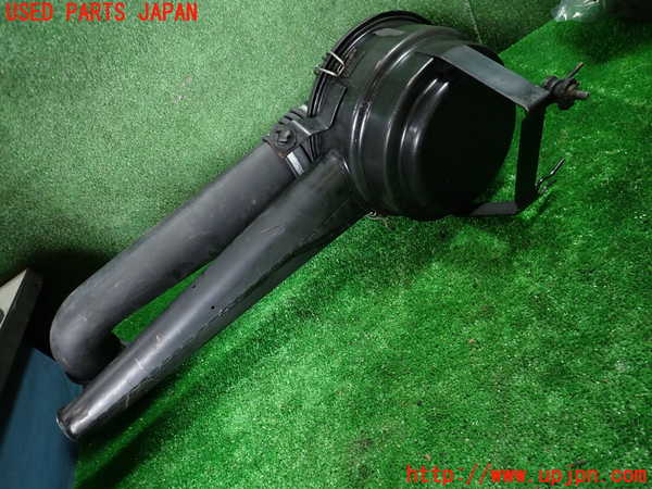 1UPJ-32472560]ベンツ 240D(115117)W115エアクリーナーボックス 中古_m0003.jpg