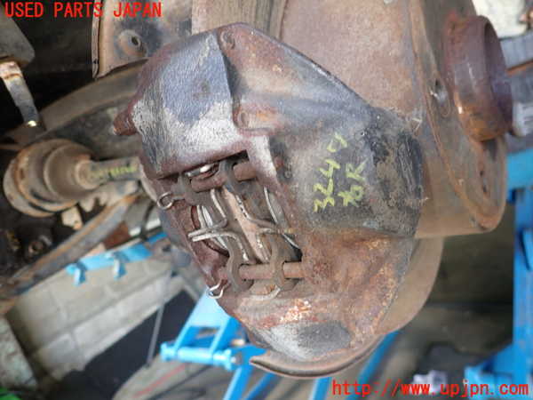 1UPJ-32474090]ベンツ 240D(115117)W115右リアキャリパー 中古_m0001.jpg