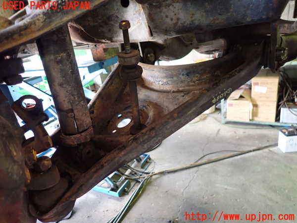 1UPJ-32475176]ベンツ 240D(115117)W115右フロントロアアーム1 中古_m0001.jpg