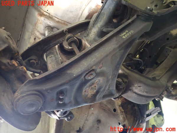 1UPJ-32475176]ベンツ 240D(115117)W115右フロントロアアーム1 中古_m0002.jpg