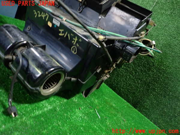 1UPJ-32476081]ベンツ 240D(115117)W115エバポレーター1 中古_m0004.jpg