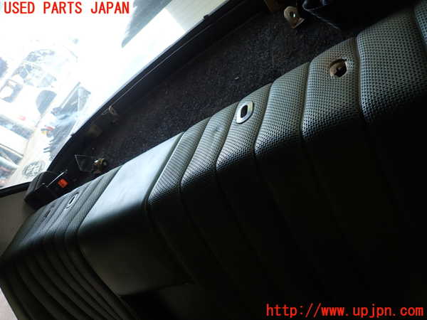 1UPJ-32477385]ベンツ 240D(115117)W115リアシート 中古_m0002.jpg