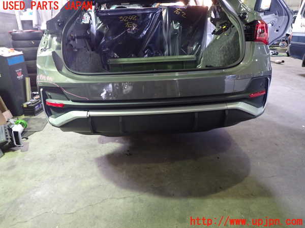 1UPJ-32481610]アウディ・Q3 スポーツバック(F3DPC)リアバンパー 中古_m0001.jpg