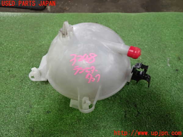 1UPJ-32482410]アウディ・Q3 スポーツバック(F3DPC)ラジエータータンク 中古_m0003.jpg