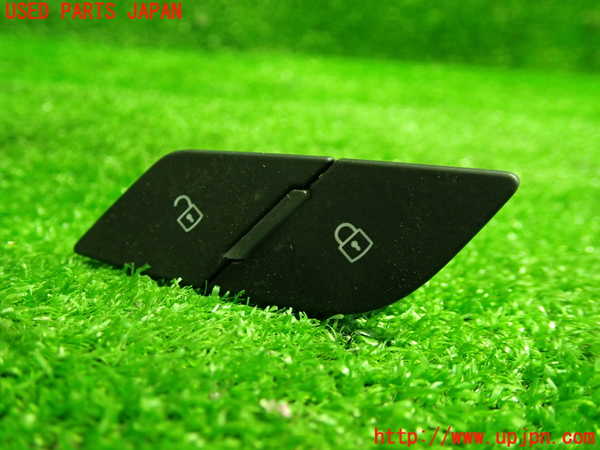 1UPJ-32486311]アウディ・Q3 スポーツバック(F3DPC)スイッチ6 (運転席ドアロック開閉) 中古_m0001.jpg