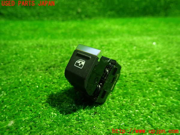 1UPJ-32486245]アウディ・Q3 スポーツバック(F3DPC)左前パワーウィンドウスイッチ 中古_m0001.jpg