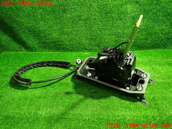 1UPJ-32487555]アウディ・Q3 スポーツバック(F3DPC)ATシフトレバー 中古_m0001.jpg
