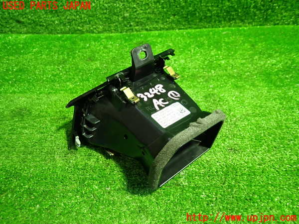 1UPJ-32487526]アウディ・Q3 スポーツバック(F3DPC)エアコン吹き出し口1 (右) 中古_m0003.jpg