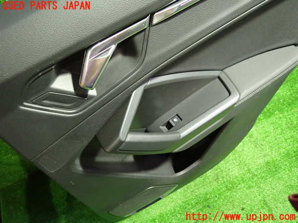 1UPJ-32481294]アウディ・Q3 スポーツバック(F3DPC)右後ドア内張り 中古_m0002.jpg