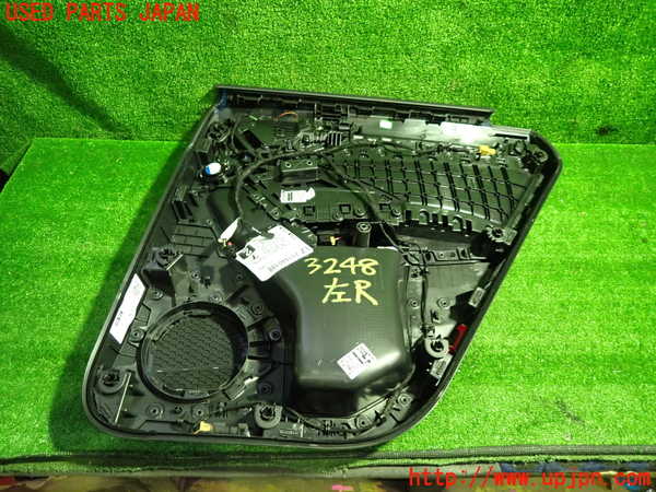 1UPJ-32481324]アウディ・Q3 スポーツバック(F3DPC)左後ドア内張り 中古_m0003.jpg